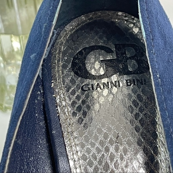 Navy Blue Suede Wedges with Studded Bow, Size 6.5 - Picture 9 of 9